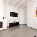 Trillizos Villa *