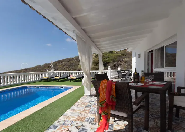 Trillizos Адехе