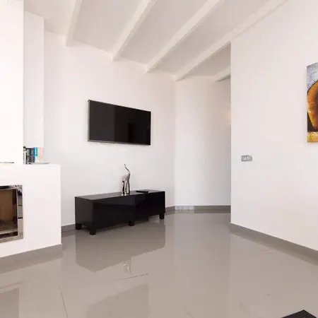 Trillizos Villa *