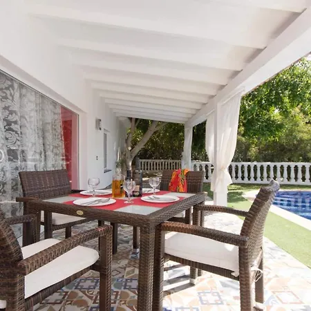 ヴィラ Trillizos *